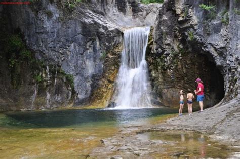 garganta de escuain con niños|Cascada en la Garganta de Escuaín 